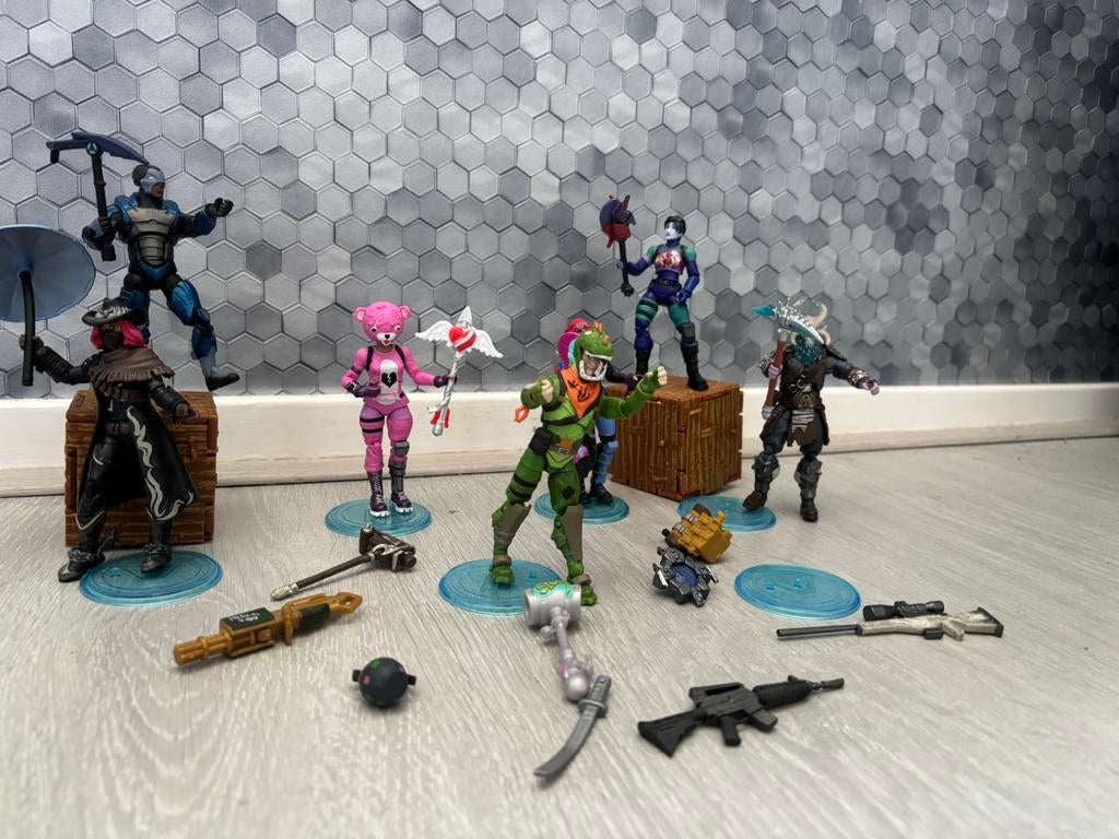 7 fortnite poppetjes met wapens en rugzakken, Ophalen of Verzenden, Zo goed als nieuw