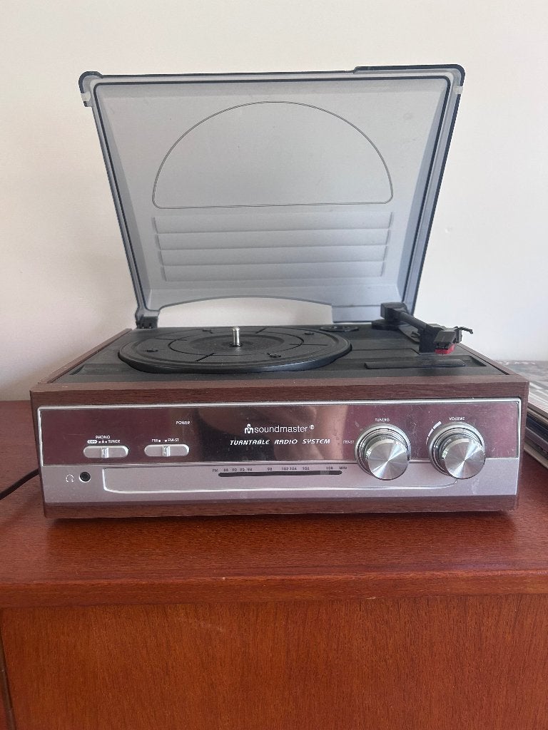 soundmaster platenspeler en radio retro look, Audio, Tv en Foto, Platenspelers, Ophalen, Zo goed als nieuw, Platenspeler, Overige merken