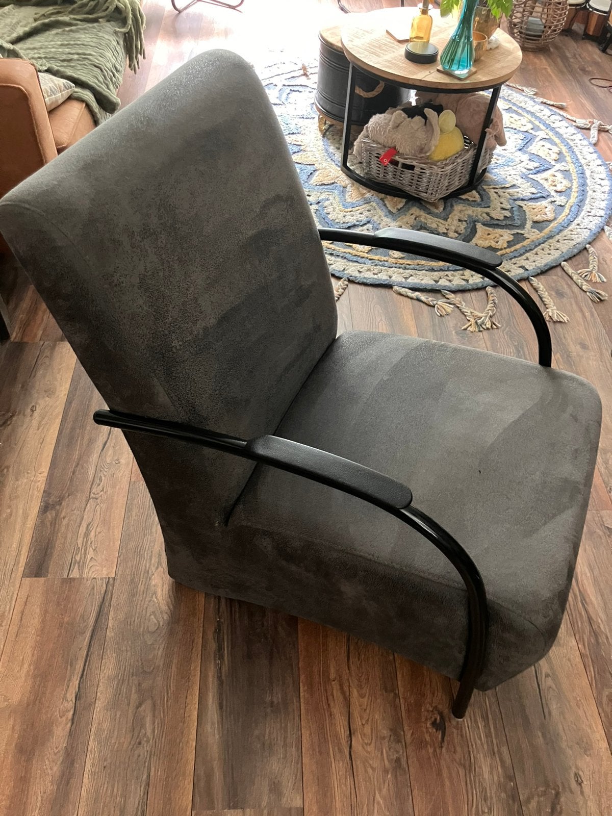 Grijze stoel met armleuning, Ophalen, Gebruikt, Minder dan 75 cm, Stof