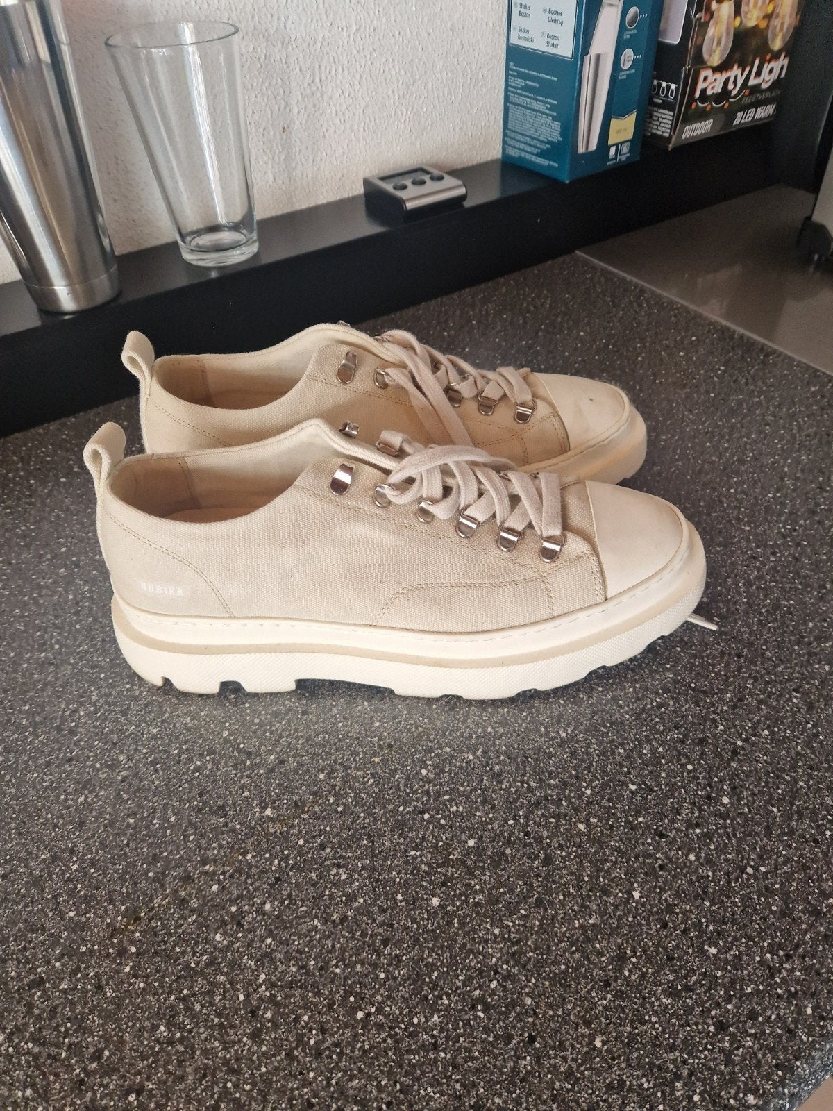 Nubikk beige schoenen - Zo goed als nieuw, Ophalen of Verzenden, Zo goed als nieuw