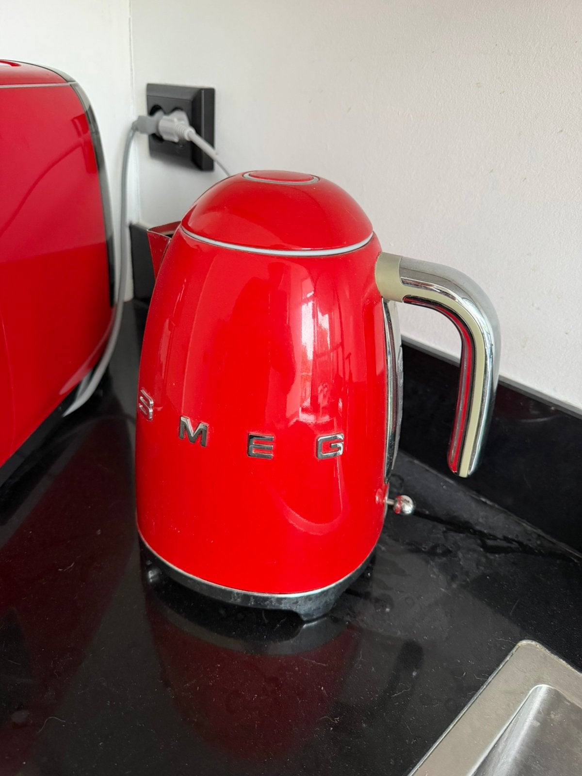 Smeg waterkoker, jaren 50 look, 1 tot 2 liter, Ophalen of Verzenden, Zo goed als nieuw