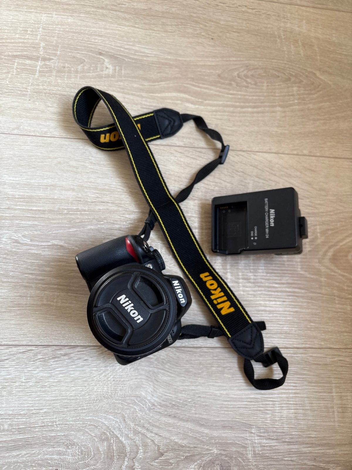 Nikon D3100 Spiegelreflexcamera met AF-S DX NIKKOR 18-55mm, Spiegelreflex, Ophalen of Verzenden, Zo goed als nieuw, 4 t/m 7 keer
