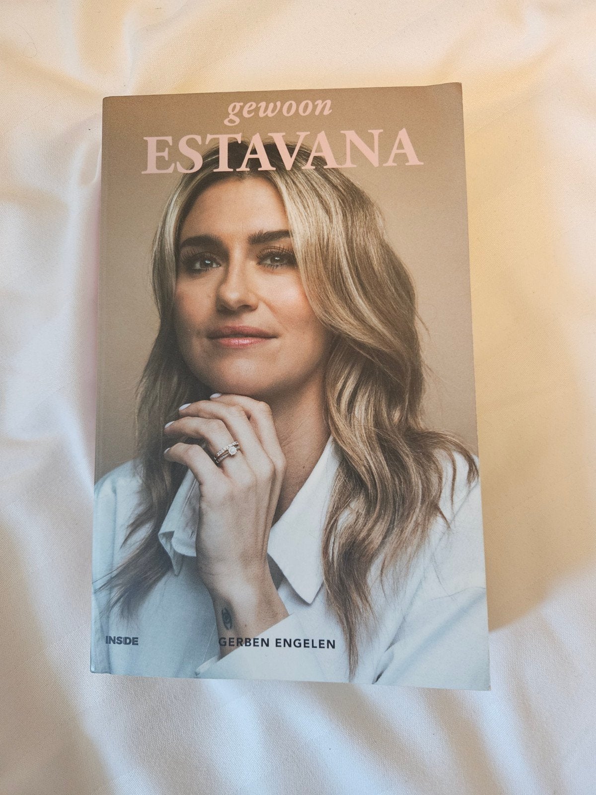 Gewoon Estavana - Een openhartig portret, Ophalen of Verzenden