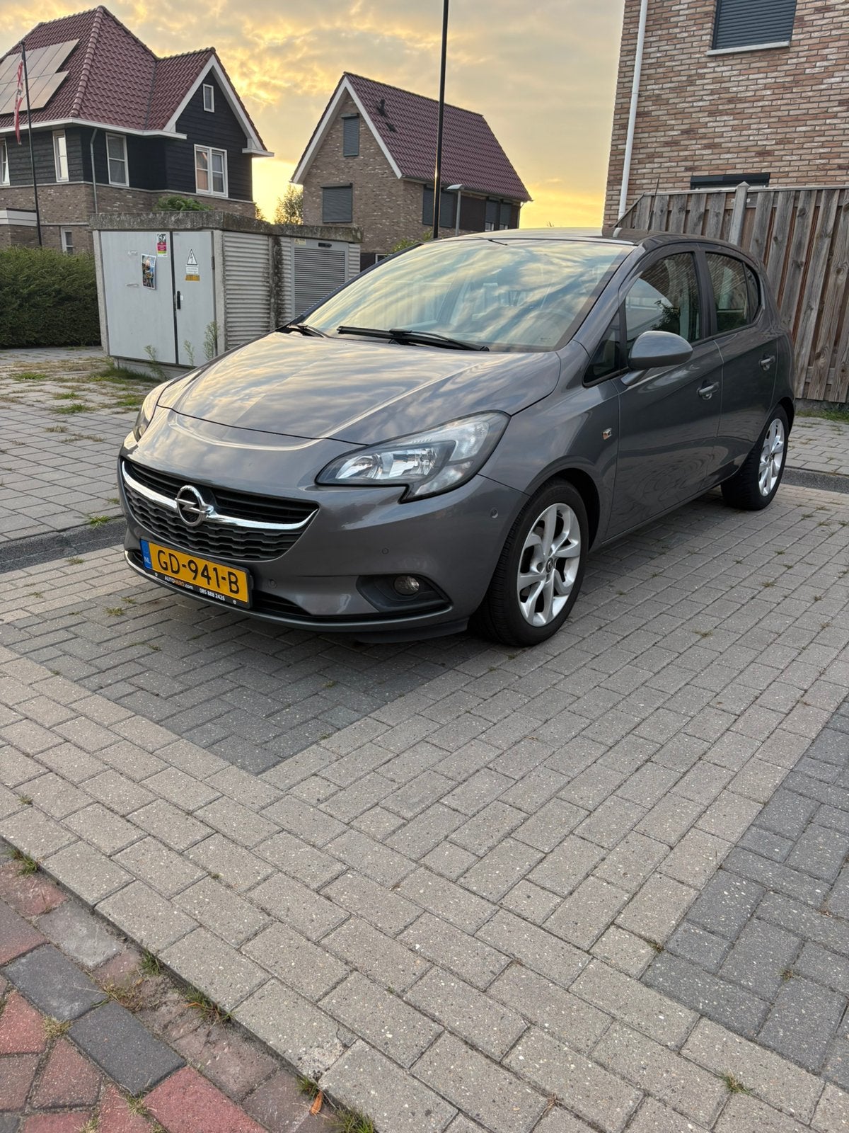 Opel Corsa 1.4 automaat | CarPlay | All-season | APK 2027, Dealer onderhouden, 4 cilinders, 49 €/maand, Origineel Nederlands