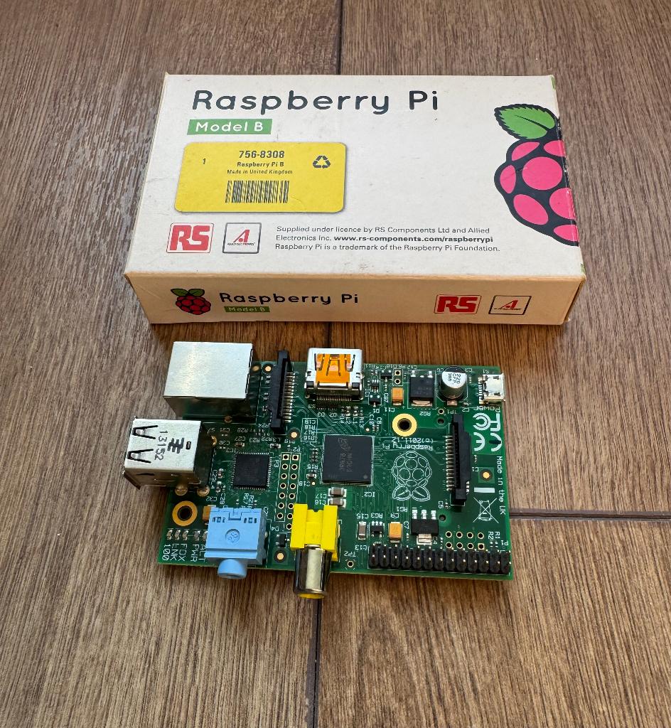 Raspberry Pi model B (512MB), Ophalen of Verzenden, Zo goed als nieuw