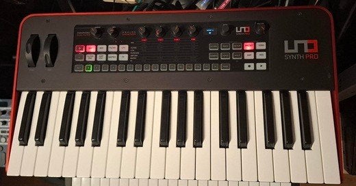 Uno synth Pro, Muziek en Instrumenten, Synthesizers, Ophalen of Verzenden, Zo goed als nieuw, Overige aantallen, Overige merken