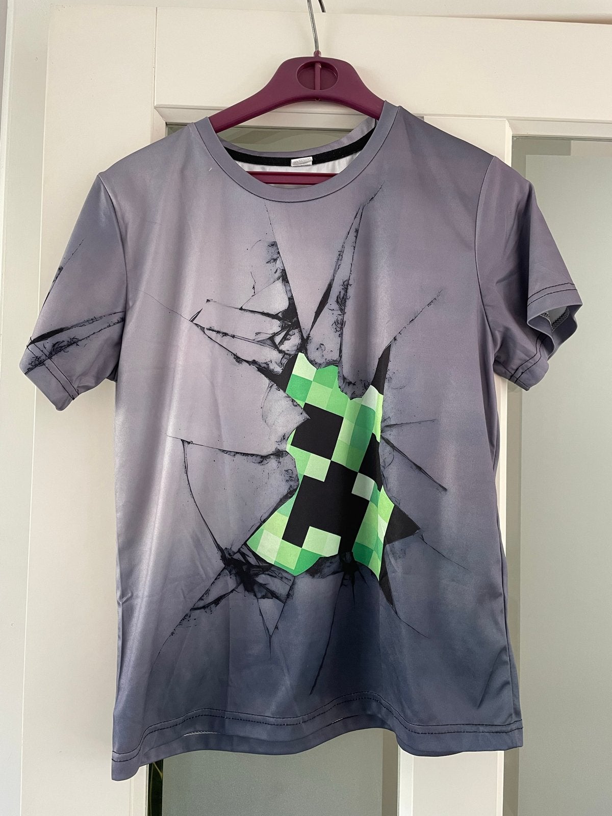 Minecraft T-shirt - Grijs met Creeper print, Ophalen of Verzenden, Gebruikt, Jongen of Meisje, Shirt of Longsleeve