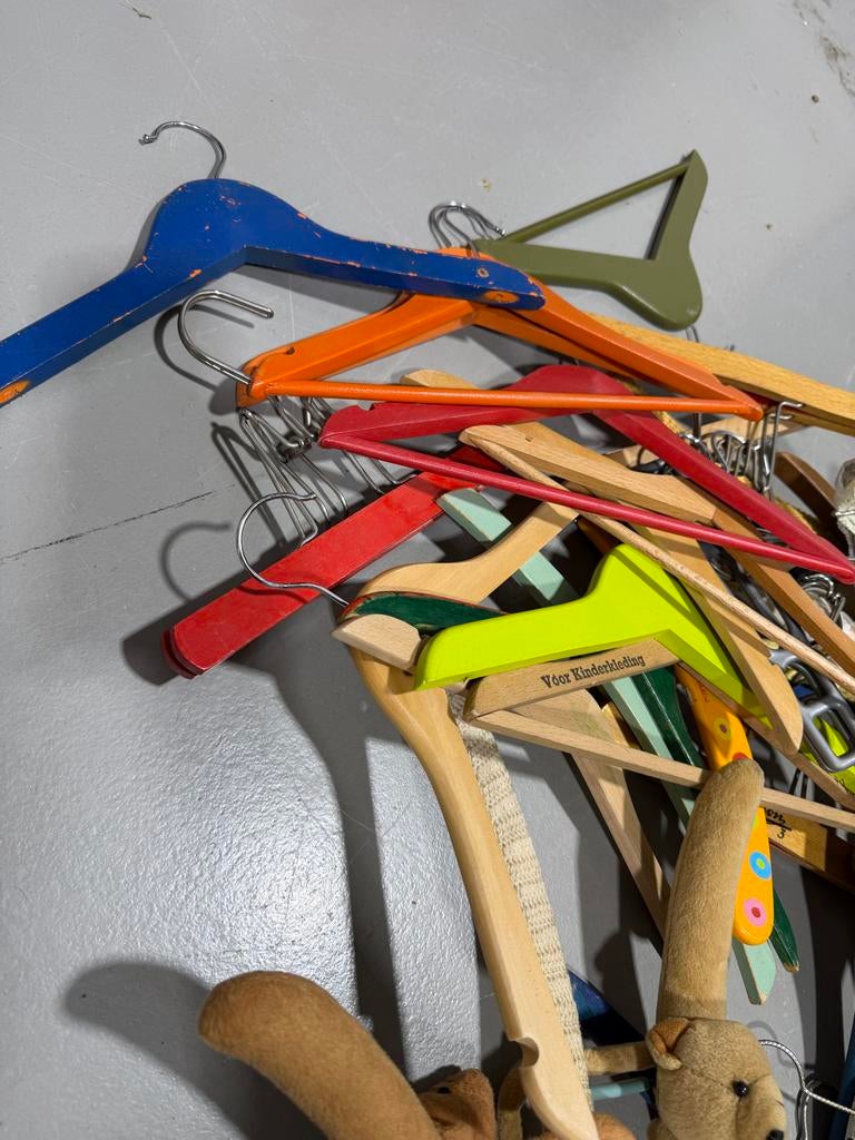 Partij diverse kledinghangers, Kleding | Dames, Kledinghangers, Ophalen of Verzenden, Gebruikt, Hout, Kinderen en Volwassenen