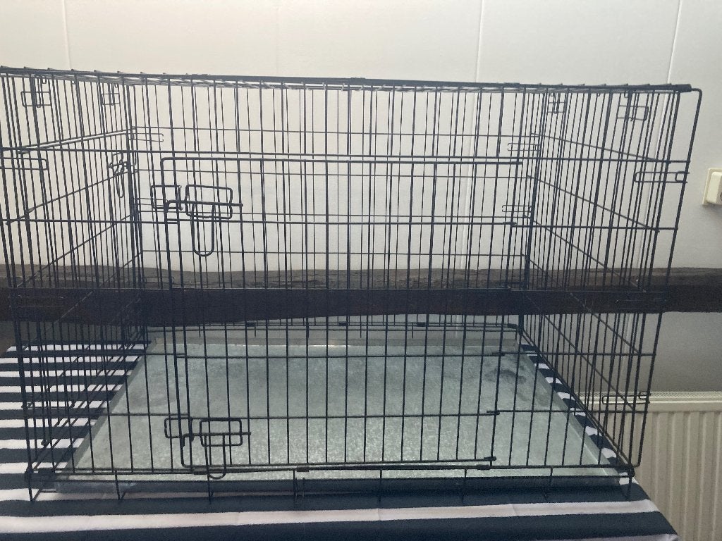 HONDENBENCH zgan zwart 110x85x70, Dieren en Toebehoren, Hondenbenches, Ophalen, Zo goed als nieuw