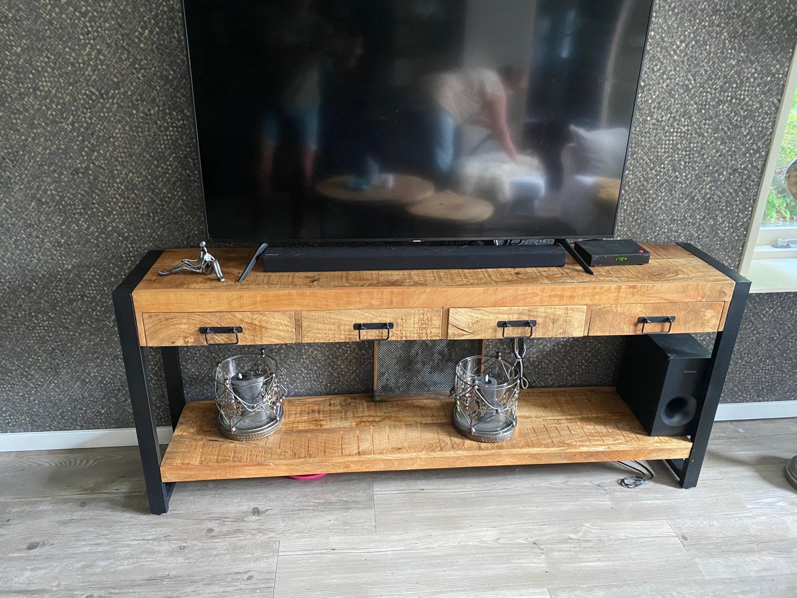 Mango houten side table/tv meubel, Ophalen, Zo goed als nieuw, 25 tot 50 cm, Rechthoekig