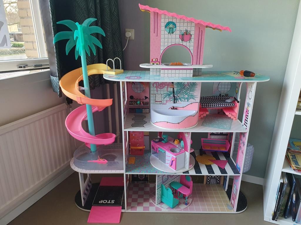 Groot LOL poppenhuis, Ophalen, Zo goed als nieuw, Poppenhuis