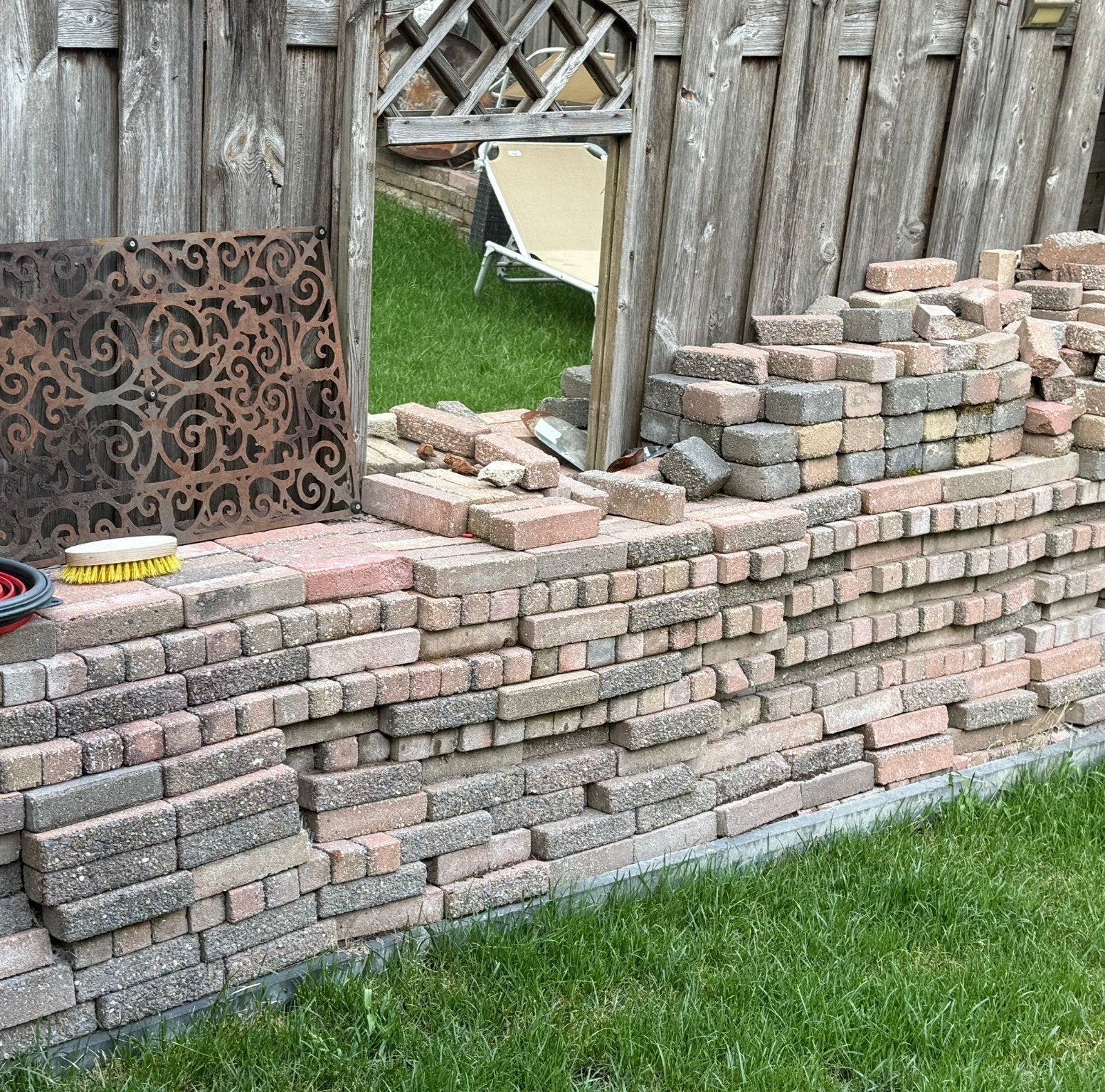 Gratis af te halen! Stenen voor in de tuin, Ophalen, Gebruikt, Beton, Klinkers