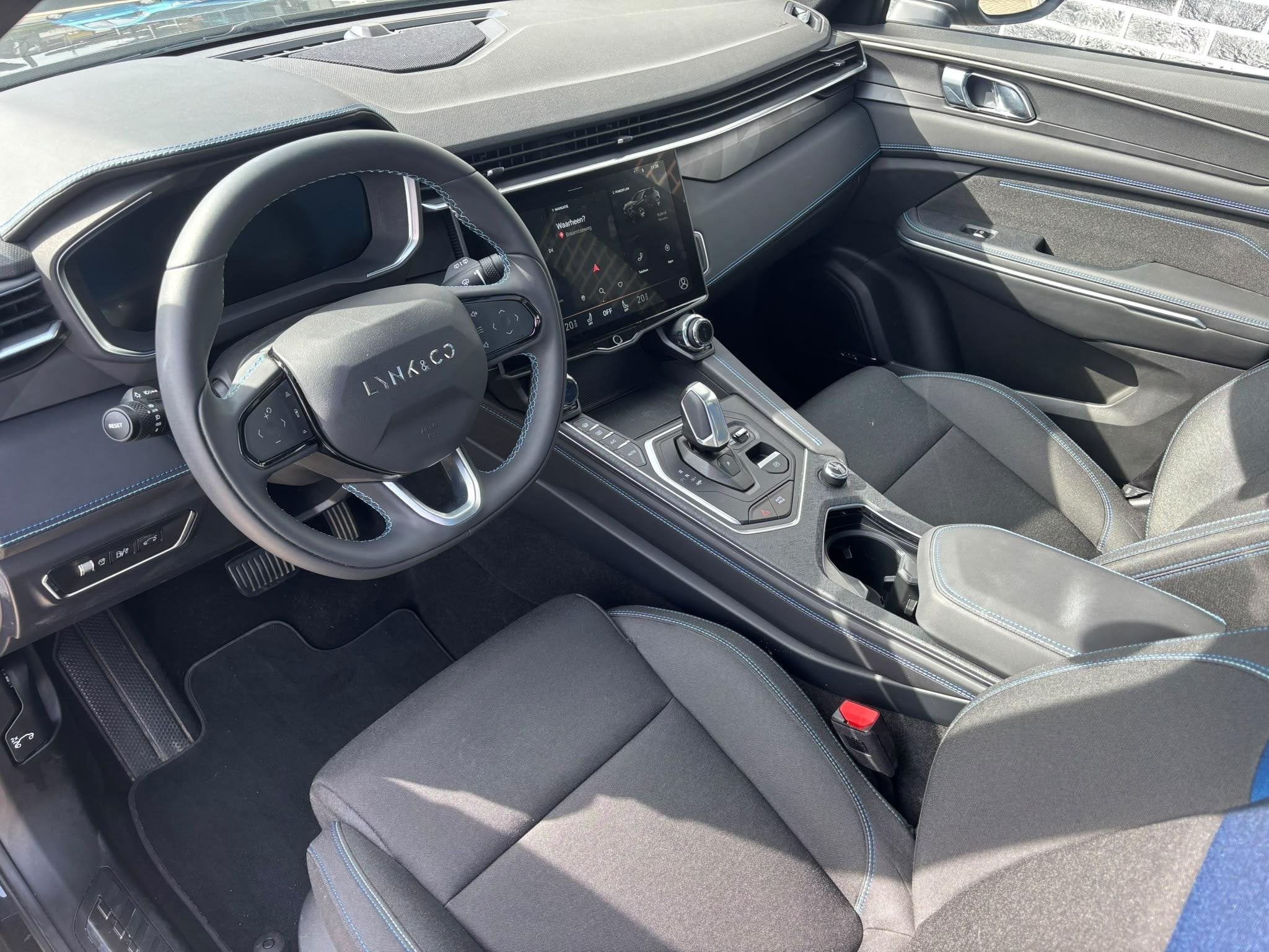 Lynk & Co 01 1.5 Plug-in Hybrid | PHEV | Donkere Hemelbekled, 12 maanden, Zwart, Plug-in hybride, Bedrijf