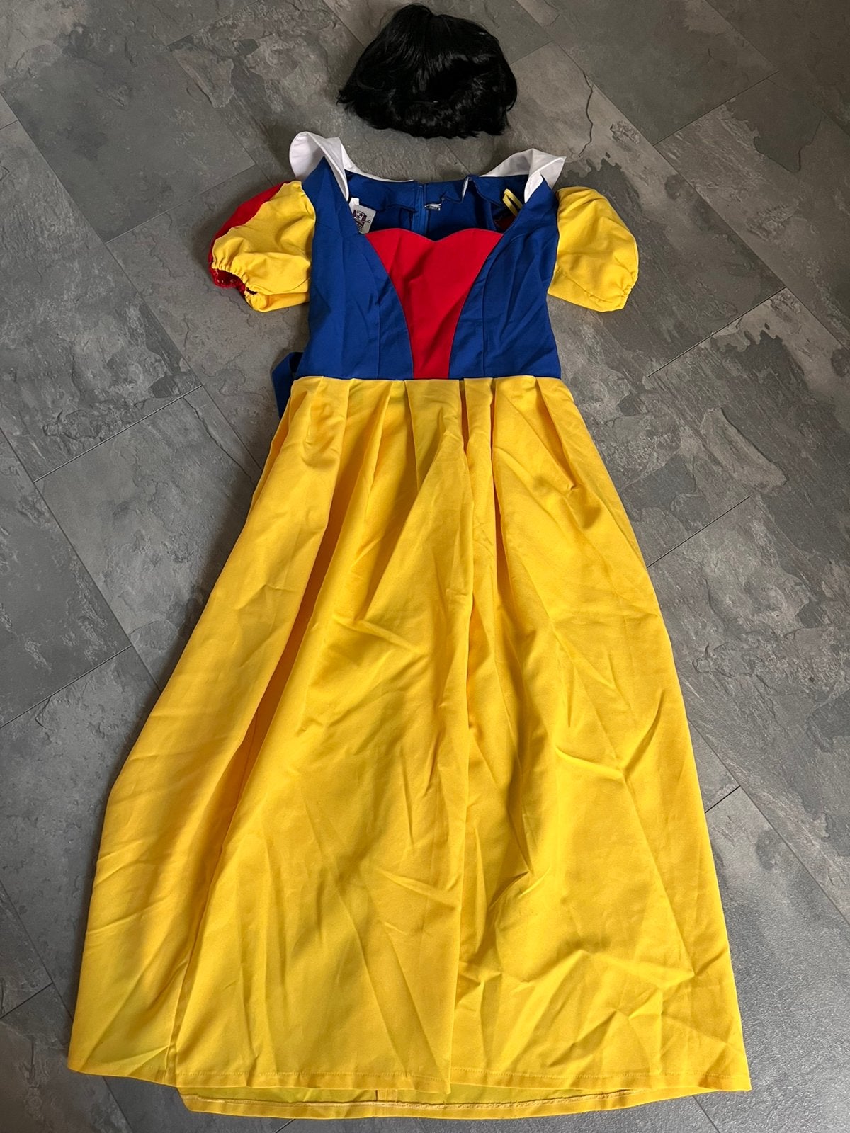 Sneeuwwitje jurk met pruik maat S carnaval, Kleding | Dames, Ophalen, Zo goed als nieuw