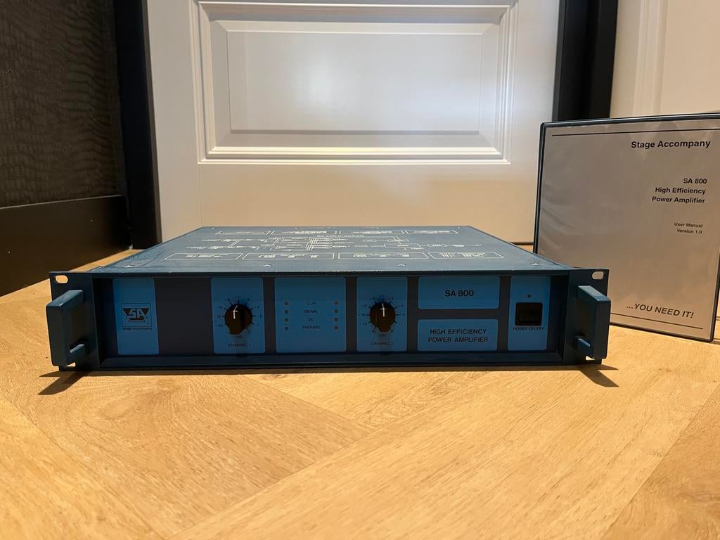 Stage Accompany SA 800 High Efficiency Power Amplifier, 120 watt of meer, Ophalen, Overige merken, Gebruikt