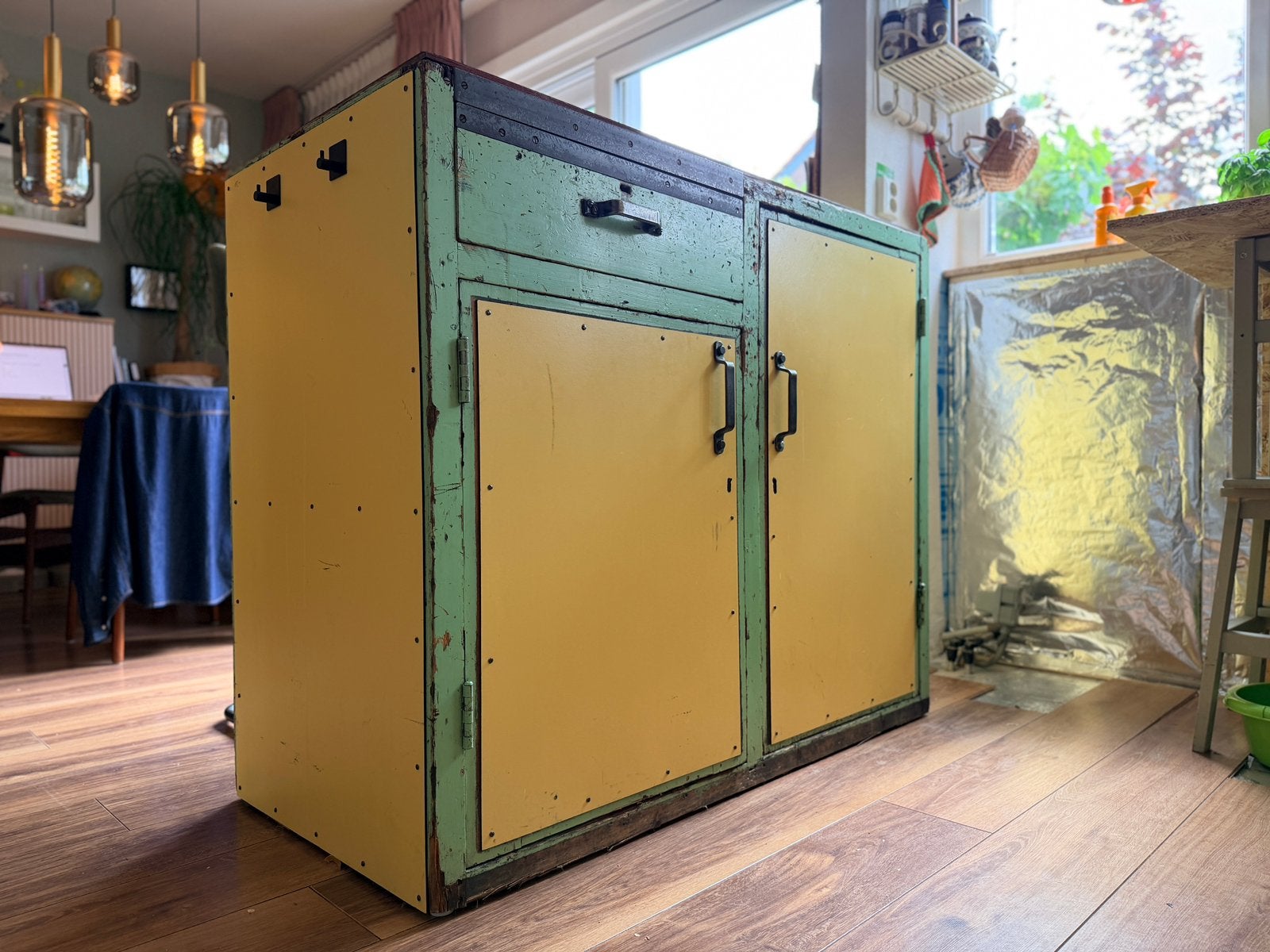 Originele Industriële Werkplaatskast,Vintage Werkblok, Uniek, Ophalen, Gebruikt
