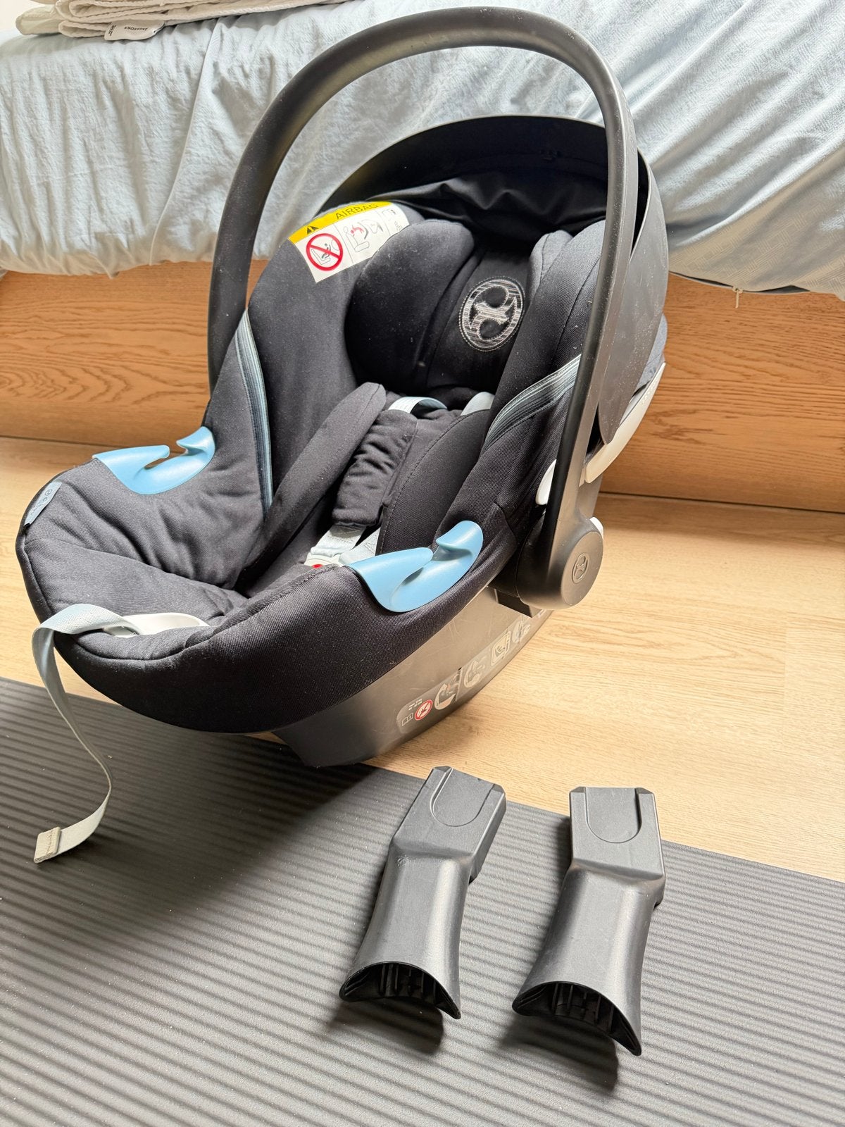 Cybex Aton M i-Size autostoel met adapters, Maxi Cosi, Zo goed als nieuw, 0 t/m 13 kg, Ophalen, Overige merken