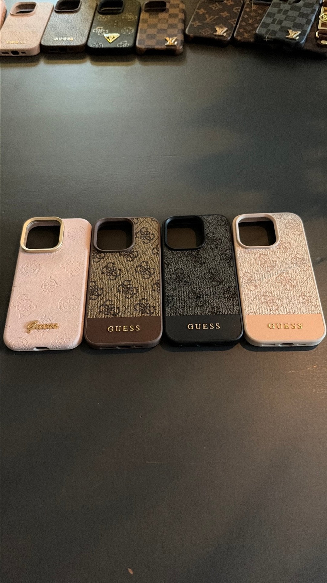 Guess hoesjes iphone 16 pro, Ophalen of Verzenden, Zo goed als nieuw