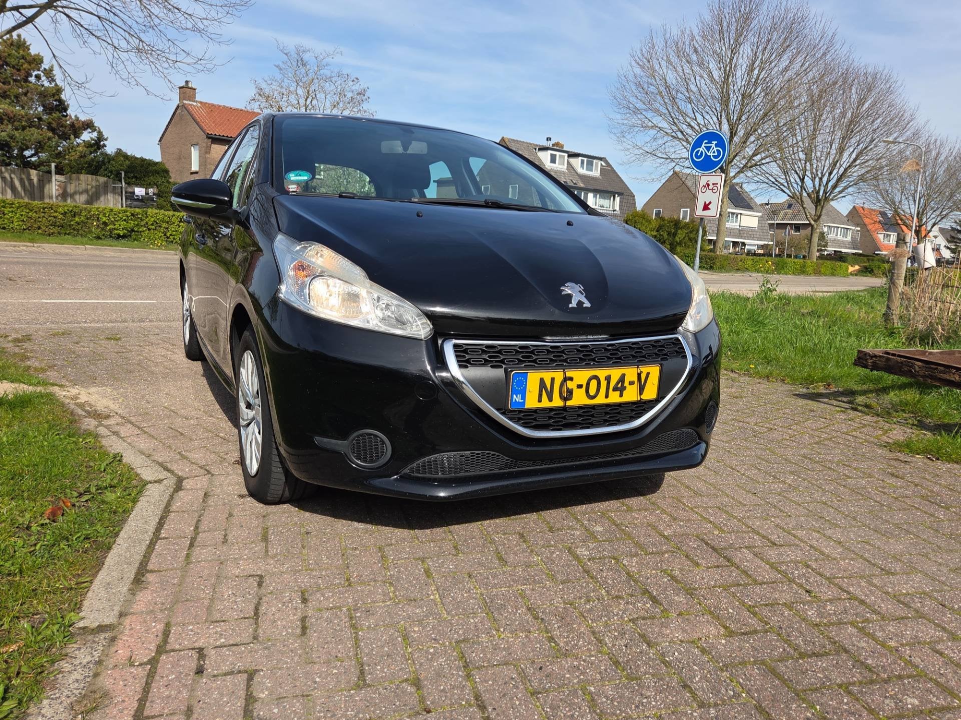 PEUGEOT 208 1.2 PureTech 82PK 5D (104g) Active, Voorwielaandrijving, Euro 5, Stof, Gebruikt