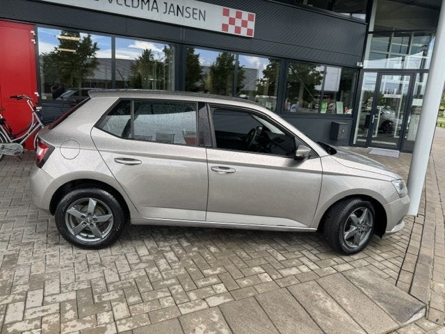 Skoda Fabia 1.0 ACTIVE 5-DRS. + AIRCO/LMV (bj 2015), Auto's, Stof, 60 pk, Elektrische ramen, Bedrijf