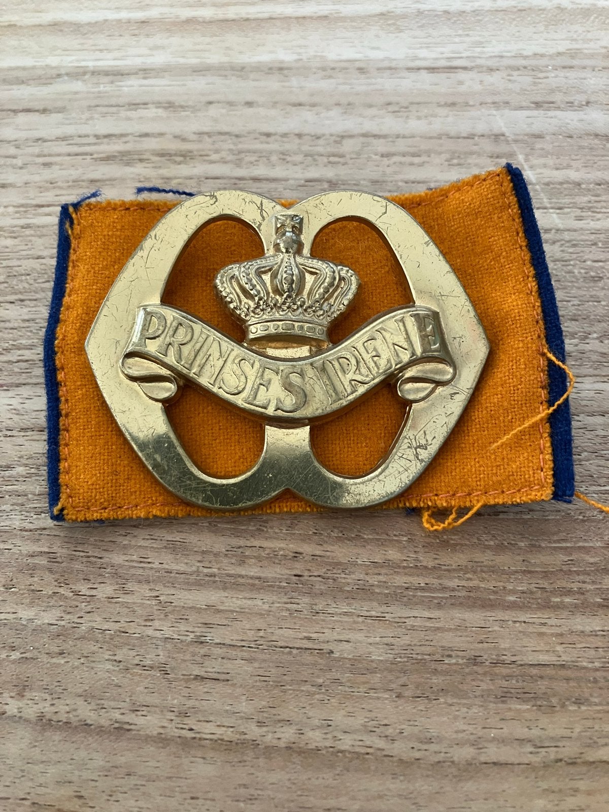 Baretembleem Prinses Irene Brigade, Verzamelen, Ophalen of Verzenden, Landmacht, Nederland, Embleem of Badge