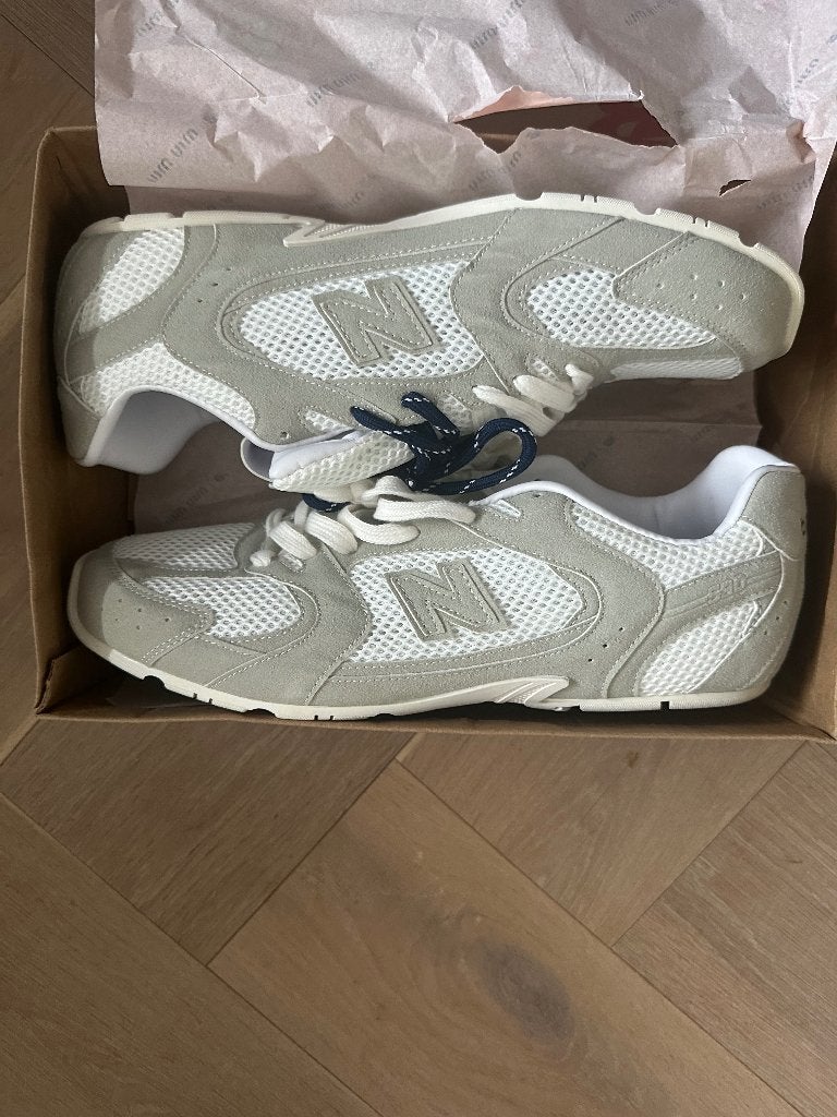 Miu Miu X New Balance Maat 45 Nieuw, Verzenden, Wit, Nieuw, Miu Miu x New Balance