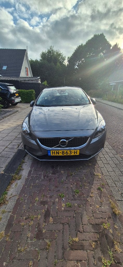 Volvo V40 2.0 D2 170PK 2015 Grijs, Voorwielaandrijving, 1969 cc, Origineel Nederlands, 140 €/maand