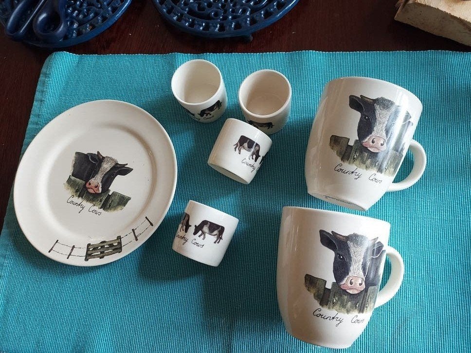 Jet paarden en koeien serviesdelen, Ophalen, Zo goed als nieuw, Aardewerk, Landelijk/Boerenbont