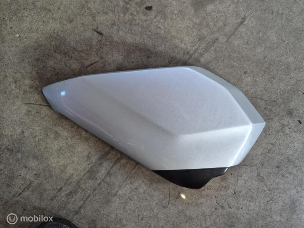 Zijkap origineel accudeksel zijkuip 48031731A Multistrada, Gebruikt, Factorystore.service@ducati.com, Ophalen of Verzenden, Via Antonio Cavalieri Ducati, 74/5, 74/6, 40132 Bologna BO