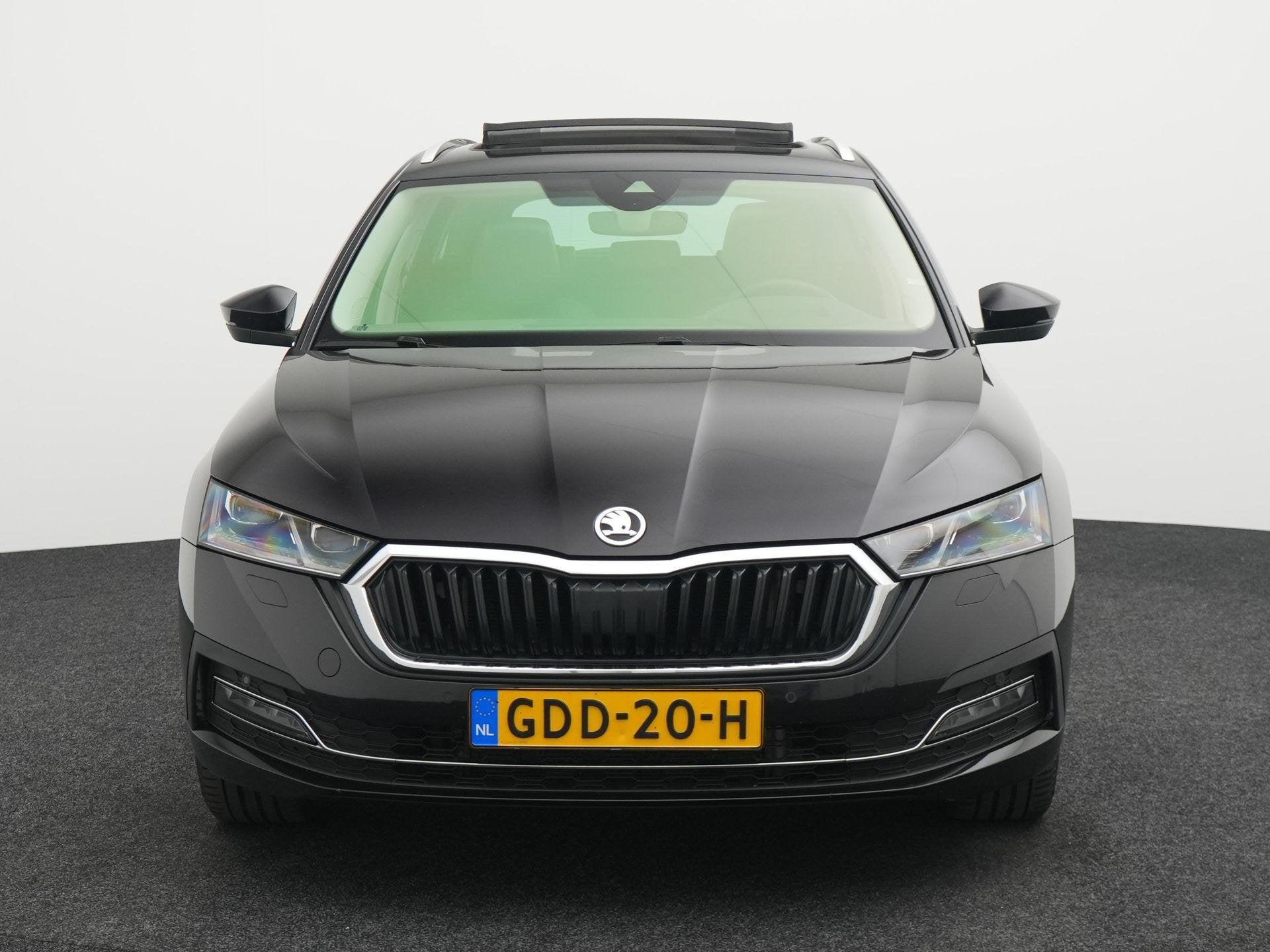 Skoda Octavia Combi 1.4 TSI iV PHEV Business Edition Plus |, Auto's, Skoda, 12 maanden, Gebruikt, Zwart, 13 kWh