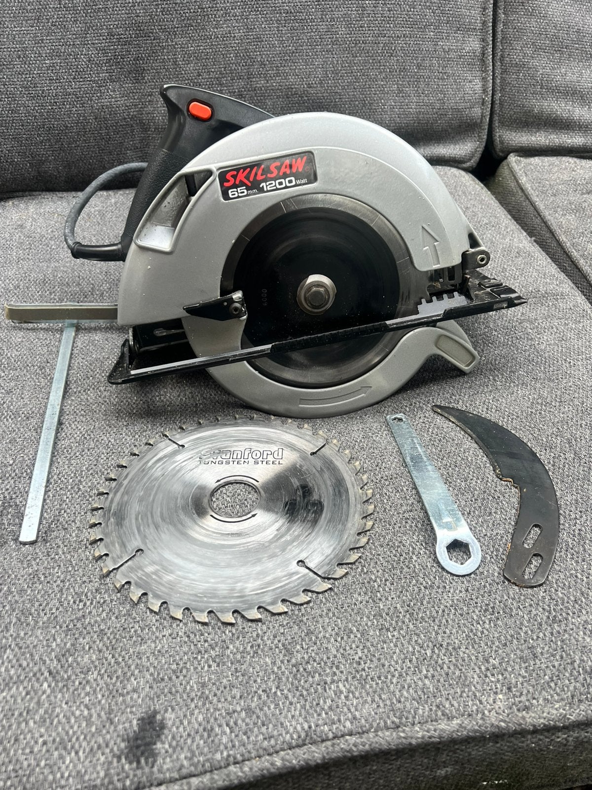 Skil. Irkelzaag, Ophalen, Cirkelzaag, Zo goed als nieuw, 30 tot 70 mm