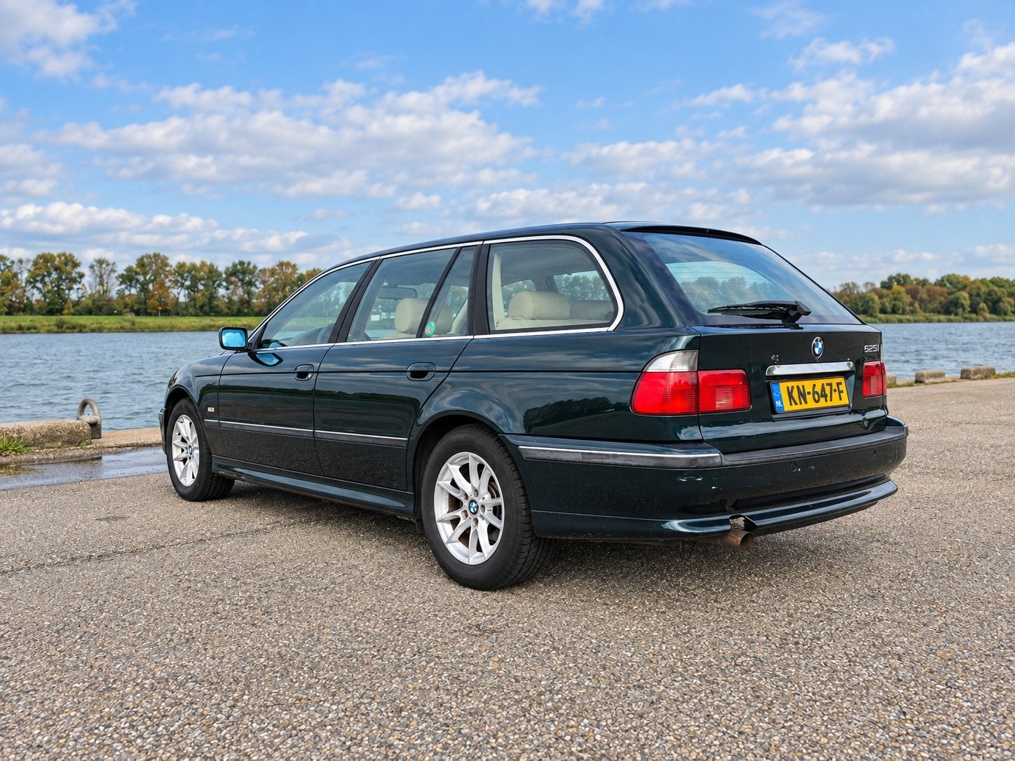 BMW 5 Serie Touring 528i (bj 1997, automaat), Auto's, Leder, 2793 cc, 193 pk, Geïmporteerd