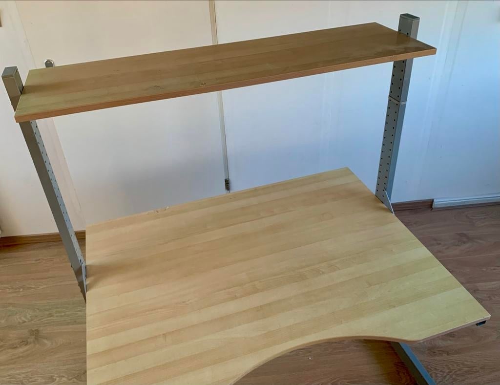 IKEA Bureau met extra plank - Licht hout & staal, Ophalen of Verzenden, Gebruikt