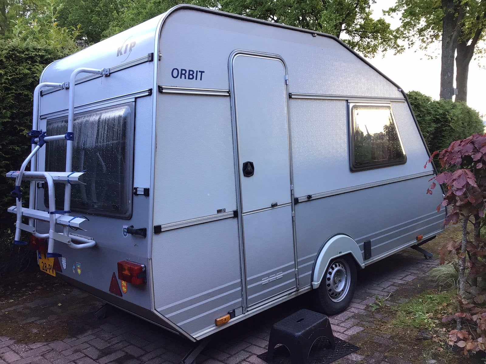 Kip 37 Orbit van 1998 met luifel en voortent, Standaardzit, Kip, Omvormbare zithoek, Particulier