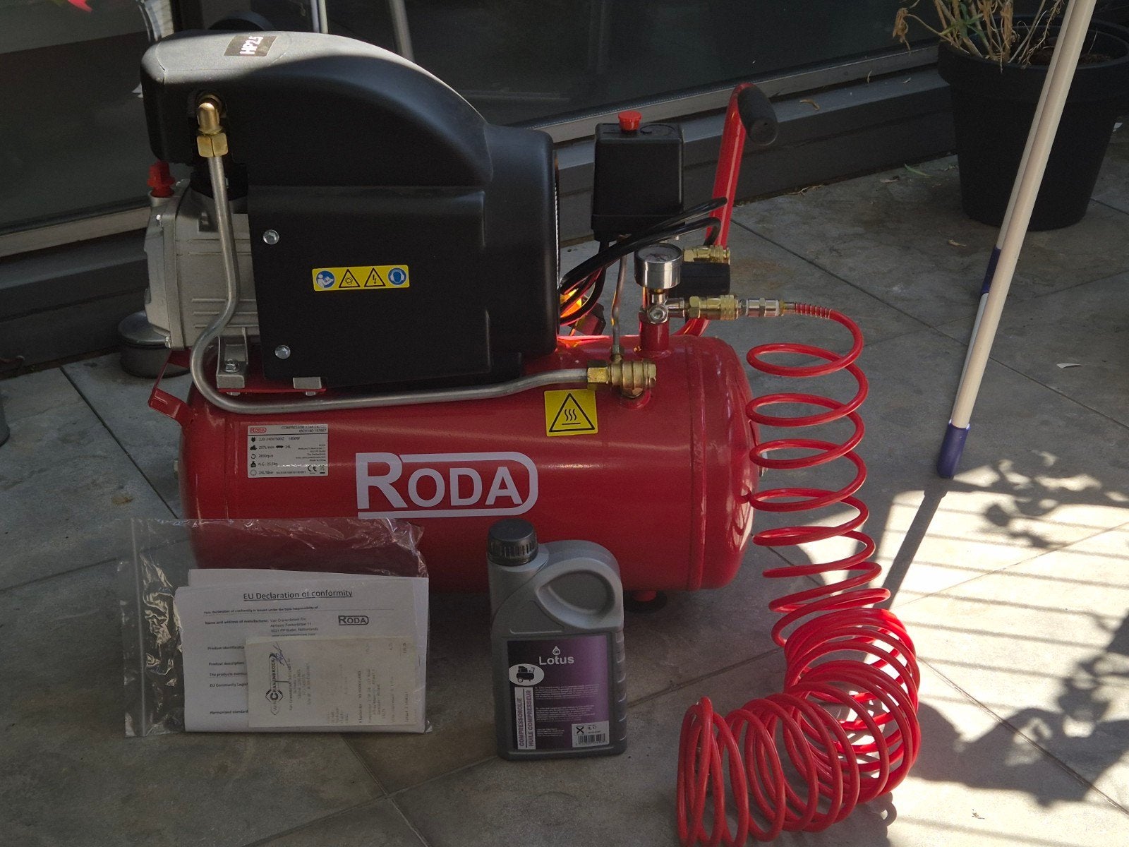 Roda Compressor 2.5M-24L Olie MCH140-197867, Ophalen, 6 tot 10 bar, Nieuw, 200 tot 400 liter/min