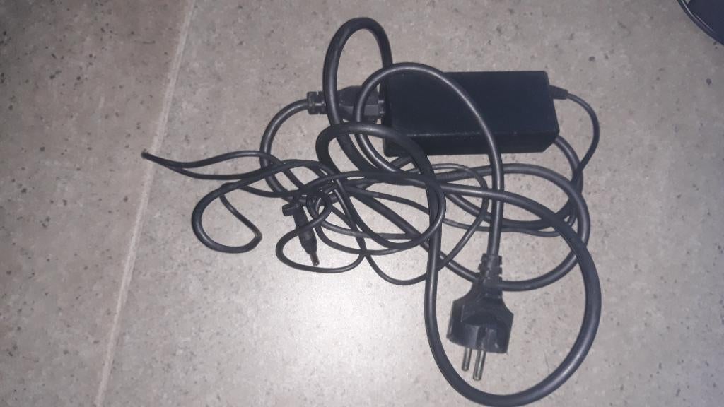 Laptop voedingen adapters opladers 3, Computers en Software, Laptop-opladers, Ophalen of Verzenden, Gebruikt, Compaq