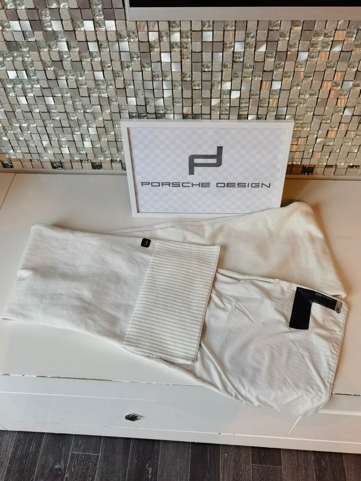 nieuw origineel porsche design sjaal by adidas, Maat 42/44 (L), Nieuw, Ophalen of Verzenden, Sjaal