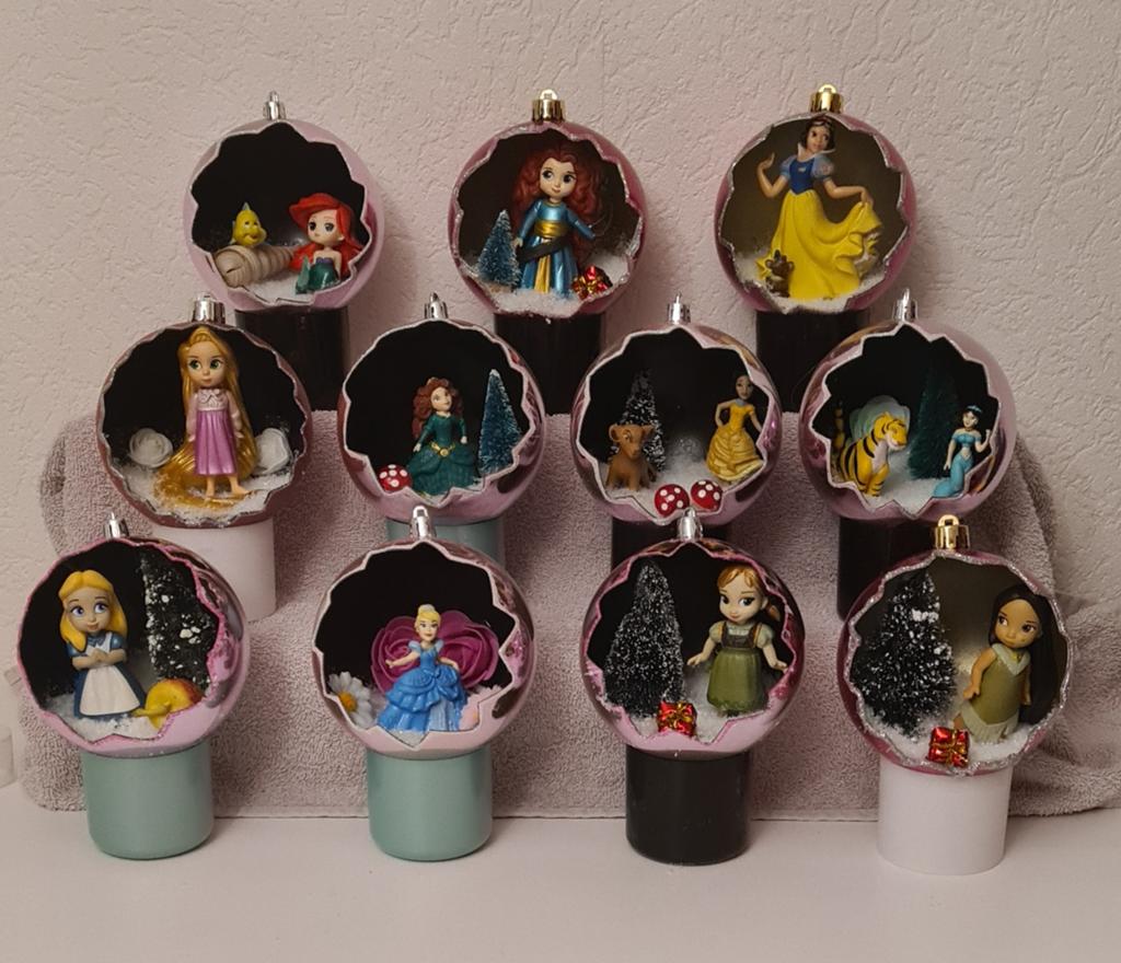 Verschillende Disney kerstballen met o.a prinsessen. Minnie., Ophalen of Verzenden, Nieuw