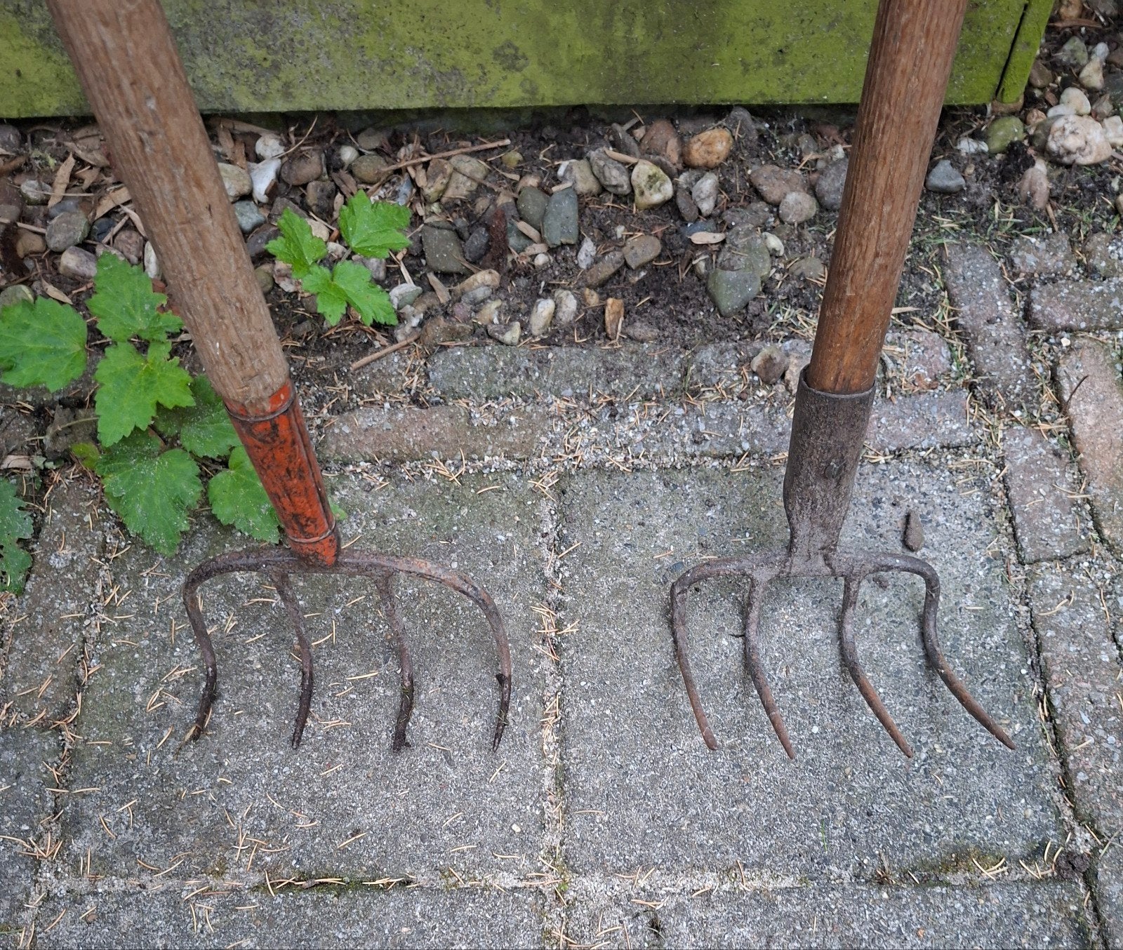 2 mesthaken/ hooivorken 4 tands, Ophalen of Verzenden