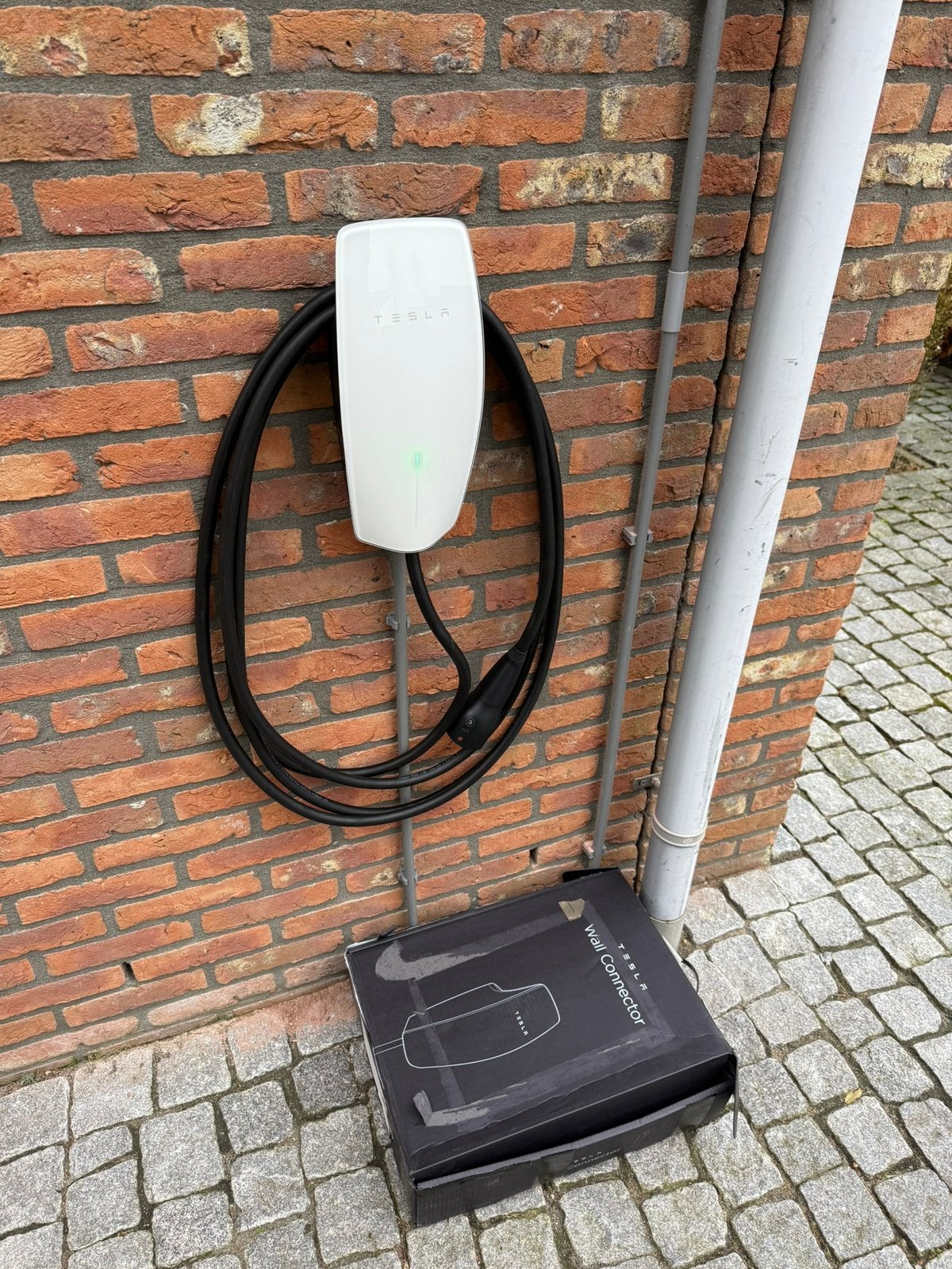Tesla Wall Connector compleet geïnstalleerd – €1200 inc btw, Auto diversen, Laadpalen, Ophalen, Zo goed als nieuw, Laadpaal