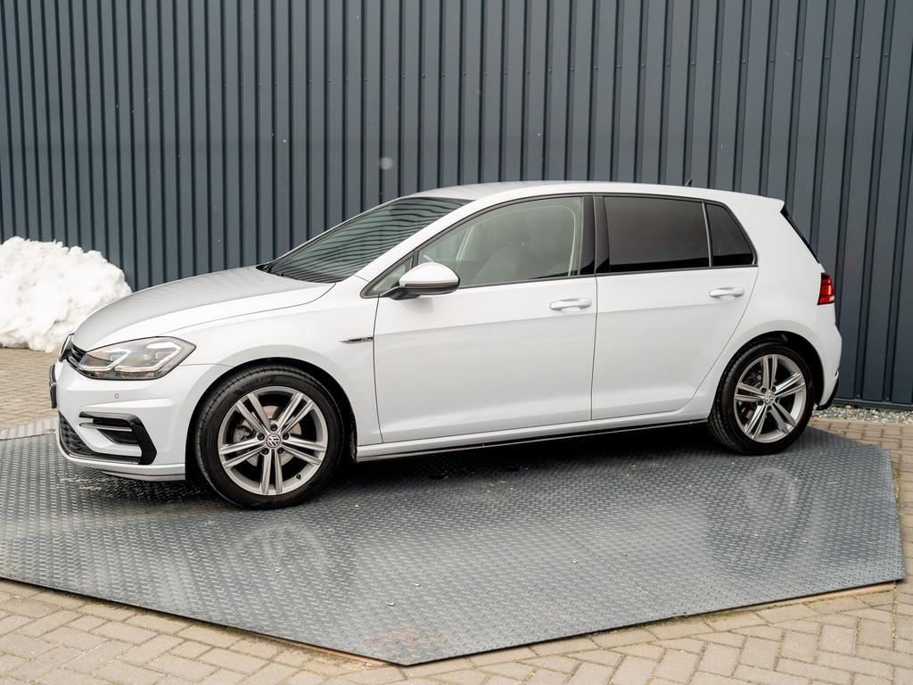 Volkswagen Golf 1.0 TSI Highline Business R | R-line | Led K, Auto's, Voorwielaandrijving, 12 maanden, Stof, Gebruikt