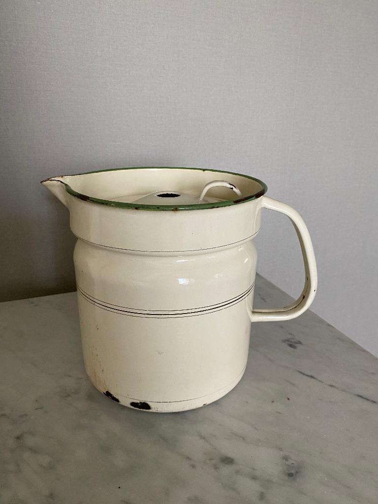 Emaille melkkan crème met groen randje, Ophalen
