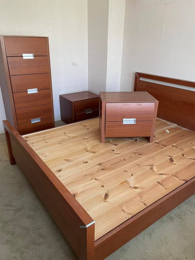 2 persoons bed met 2 nachtkastjes en ladekast, Huis en Inrichting, Ophalen, Zo goed als nieuw, Tweepersoons