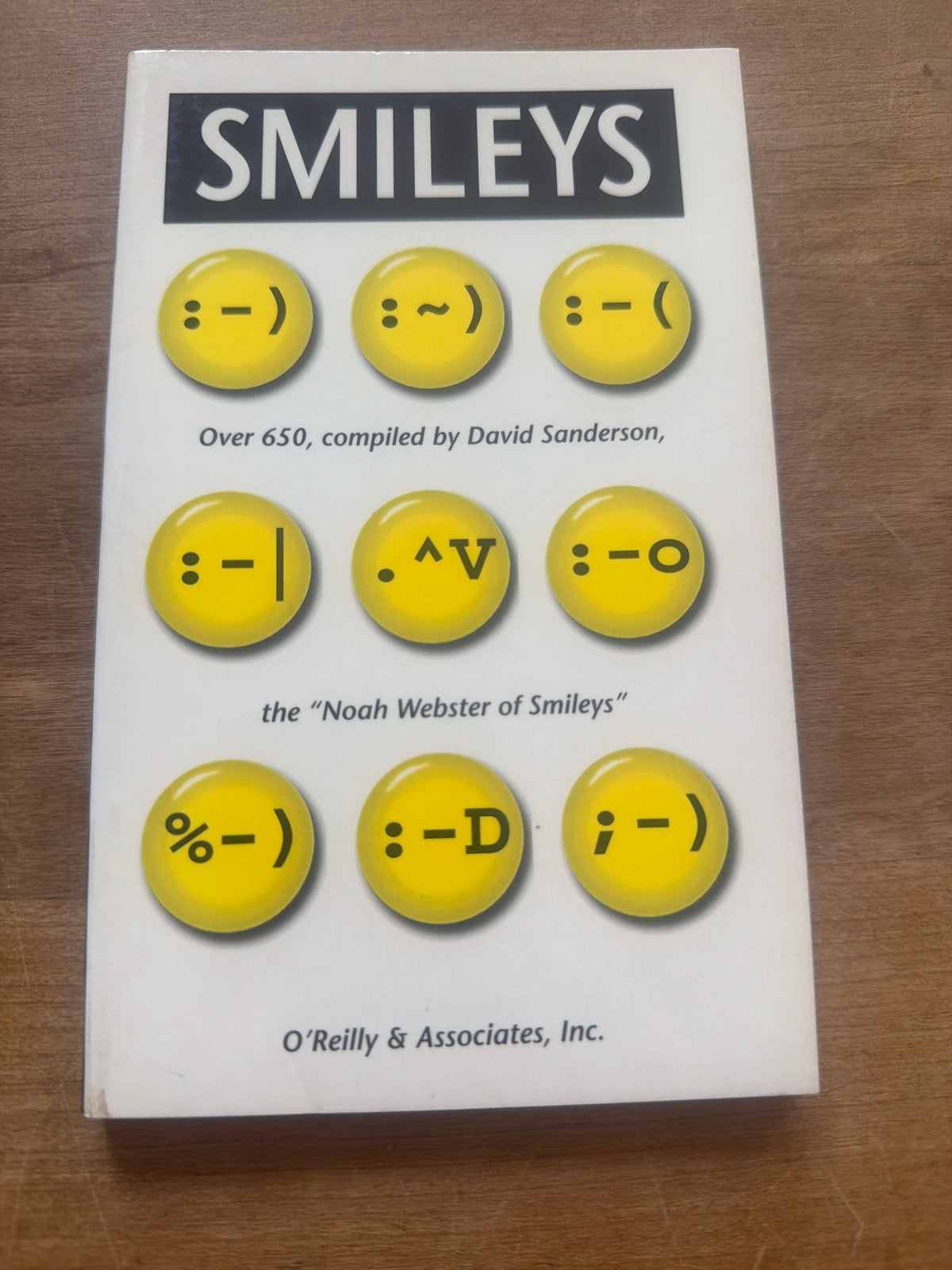 Smiley's Boek: Meer dan 650 Emoticons door David Sanderson, Boeken, Ophalen of Verzenden, Gelezen