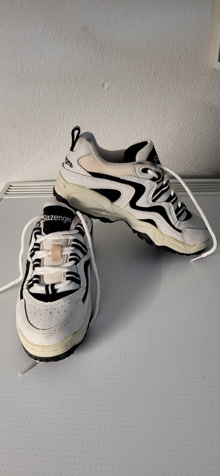 Slazenger Retro Skate wit-zwart sneakers Maat 34, Kleding | Dames, Slazenger, Ophalen of Verzenden