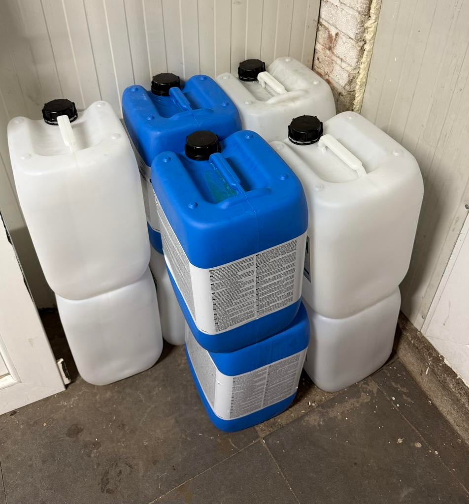 Jerrycans, Ophalen, Zo goed als nieuw