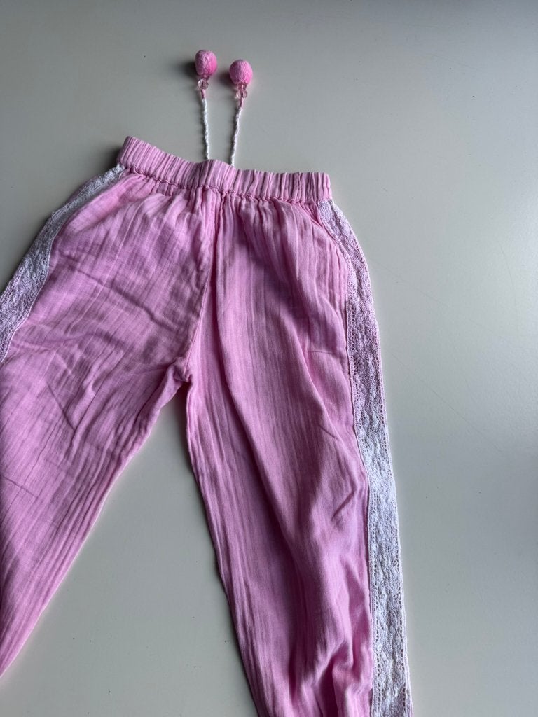 Roze broekje Mim Pi maat 116, Kinderen en Baby's, Broek, Meisje, Ophalen of Verzenden, Zo goed als nieuw