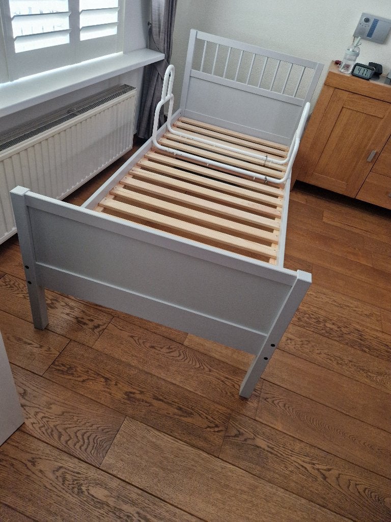 IKEA bed, Ophalen, Eenvoudig, 140 cm, Zo goed als nieuw