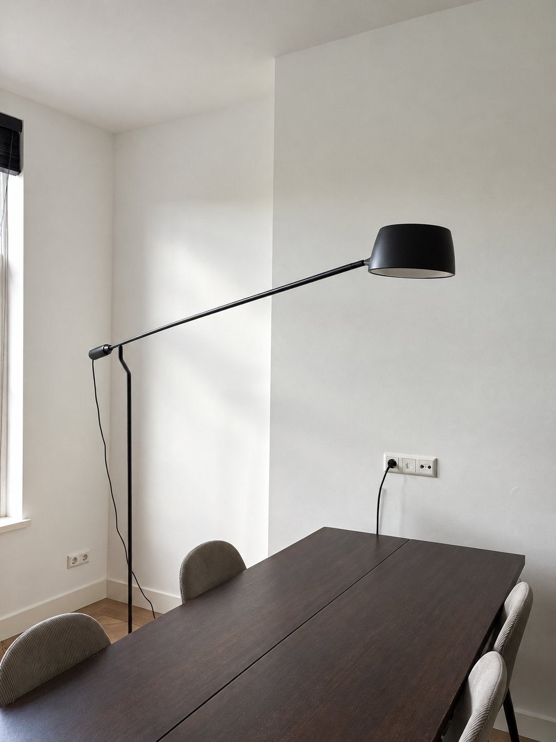 IKEA VÅGHÖJD LED Vloerlamp Zwart, Ophalen, Overige fittingen, Zo goed als nieuw, Metaal