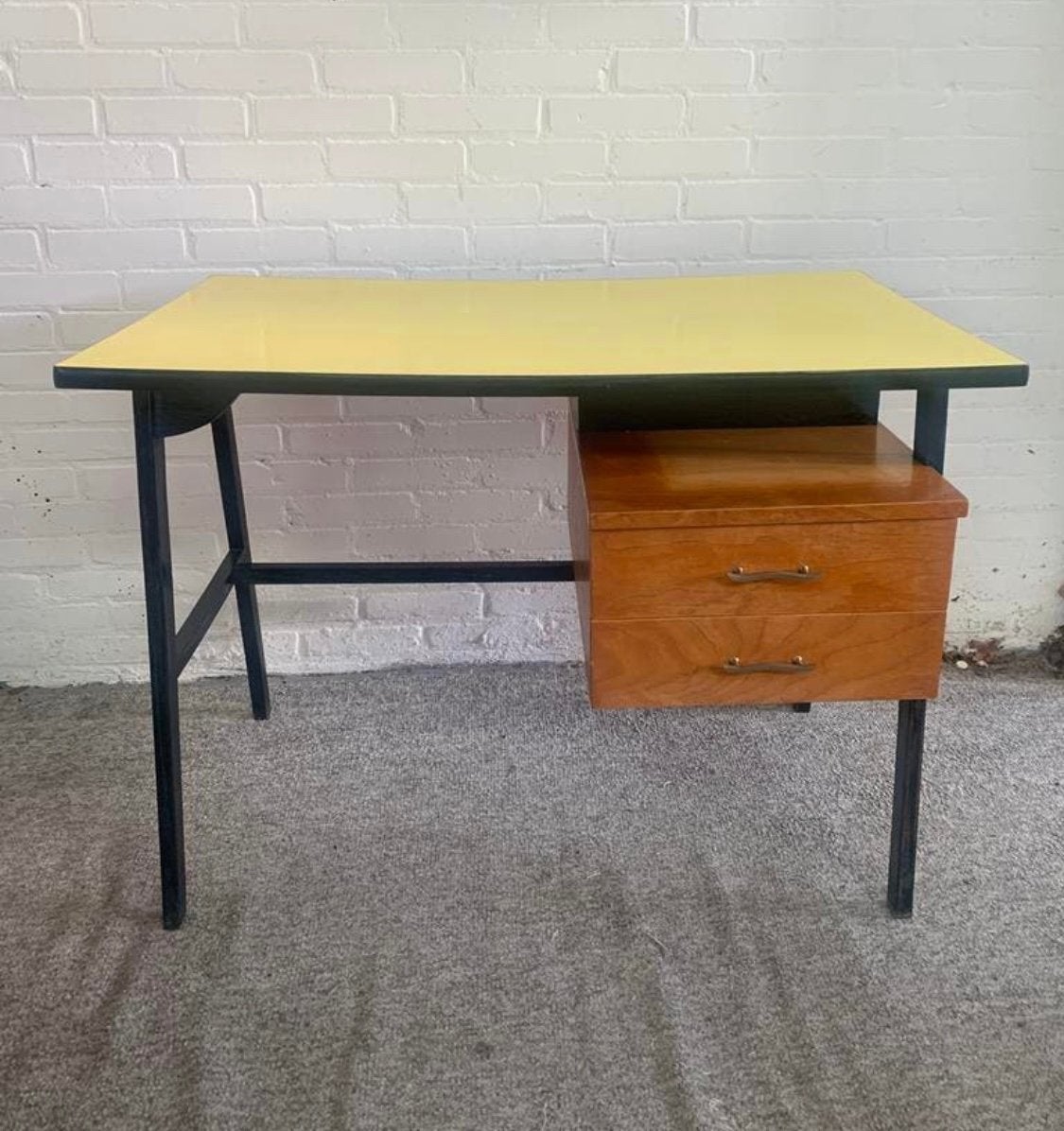 Bureau leuk vintage bureautje Pastoe jaren 60., Ophalen of Verzenden